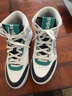 Mens Adidas High top tennis shoes size 9.5