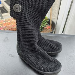 black knit uggs women's size 8