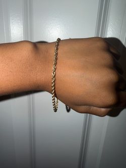 10k rope style bracelet.