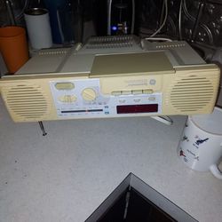 GE Vintage Mounted Cassette Player
