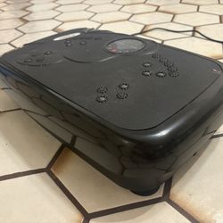 Fitness Vibration Platform for Working Out with Handles for Men and Women