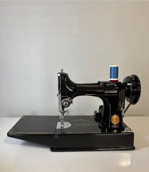 Singer 221K Sewing machine Antique