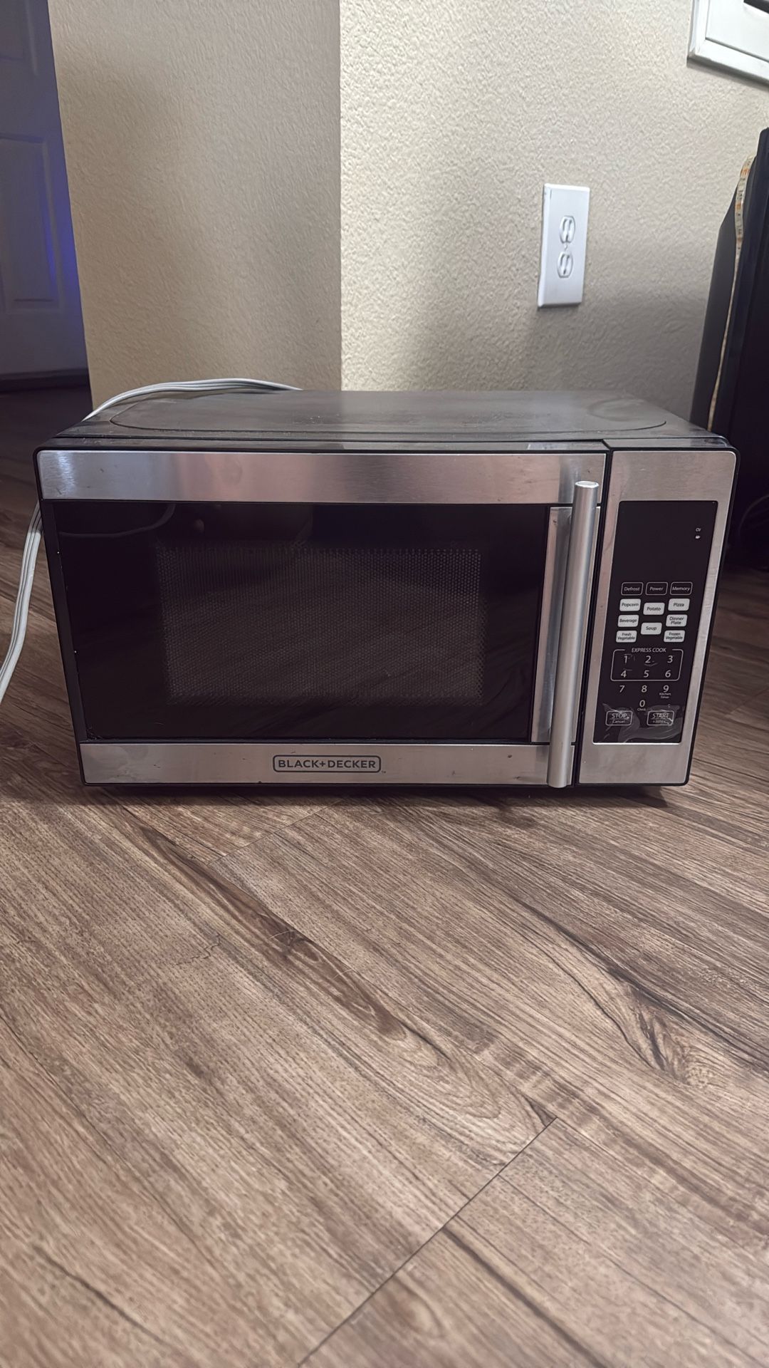 Black+Decker microwave 