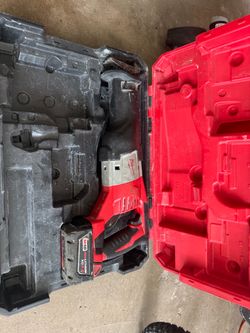Milwaukee M18 Sawzall w 5.0 battery