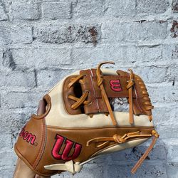 Wilson A2000 11.50”  Infield Baseball Glove 