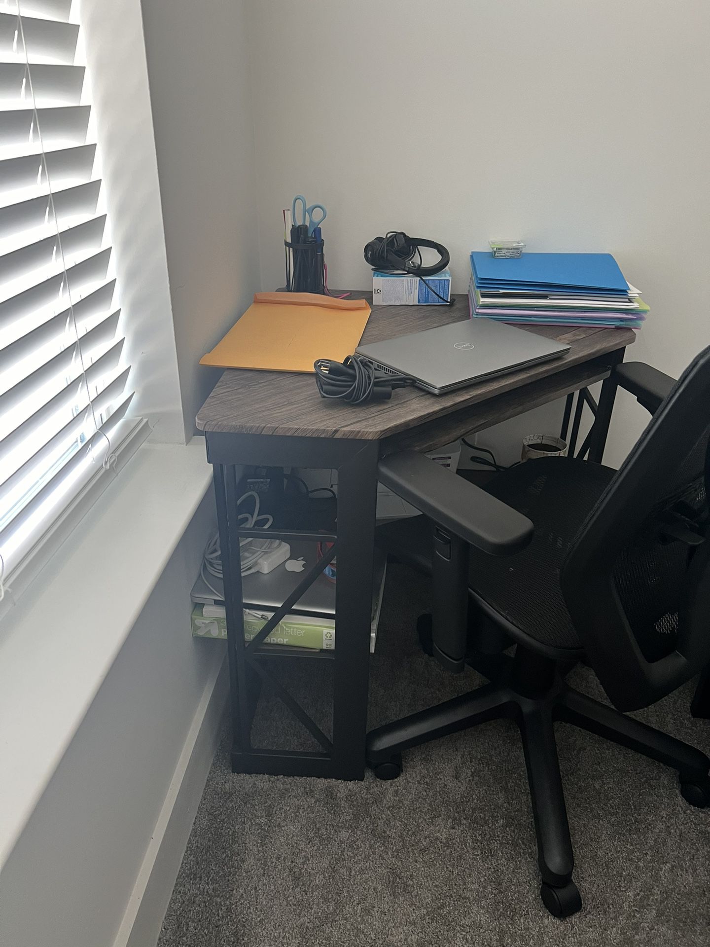 Corner Desk With Shelf and Space for Keyboard