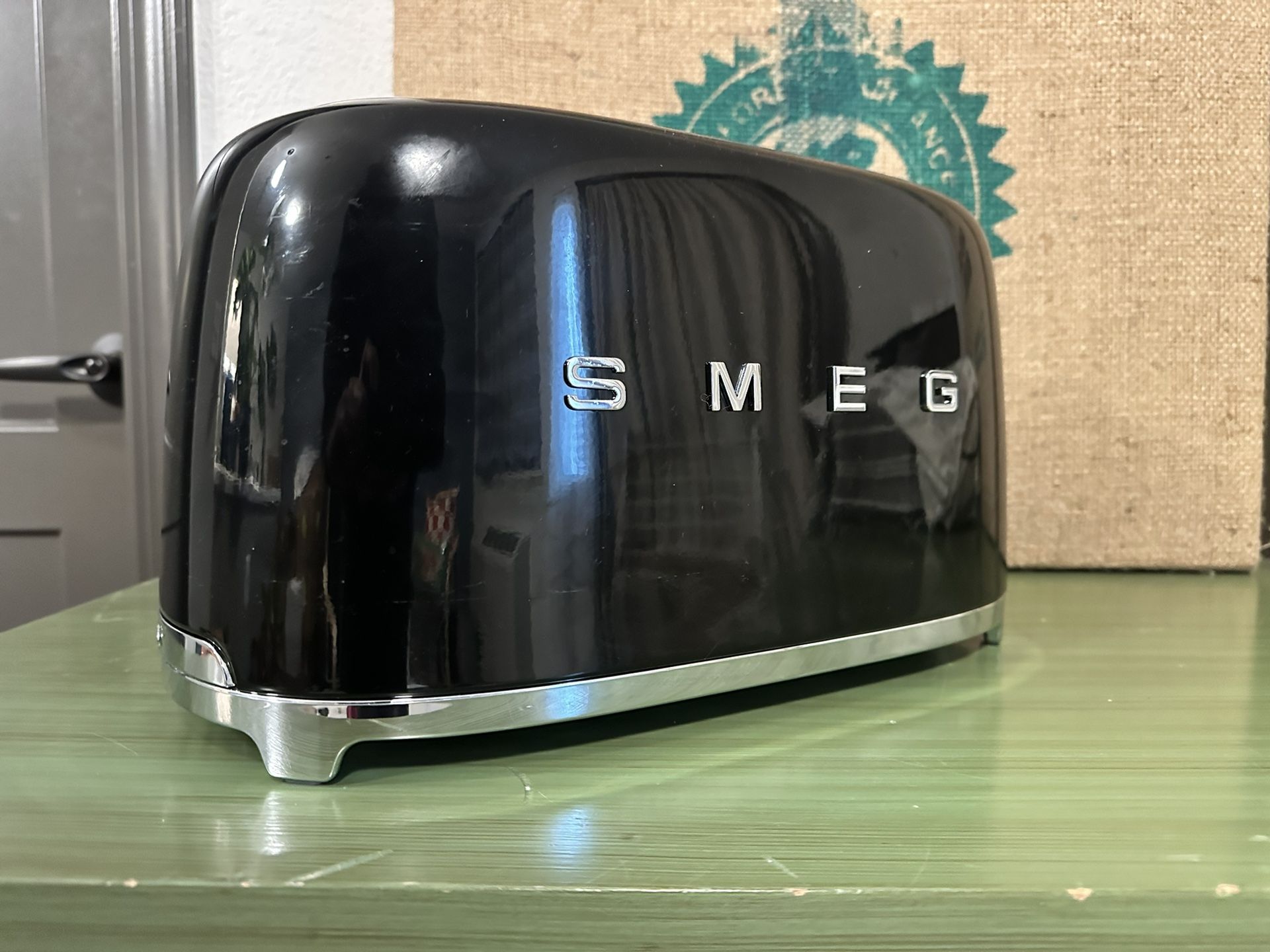 SMEG BLACK Slice Toaster