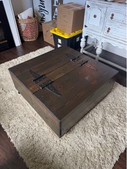 Coffee table/storage