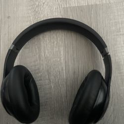 Beats Studio Pro