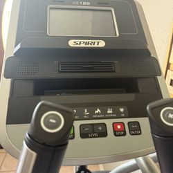 Spirit fitness XE195 Elliptical