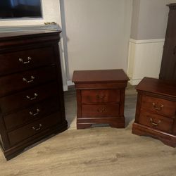 Dresser set