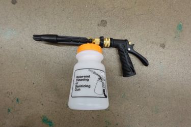 1/2-Gallon Gilmour Foamaster Multi-Ratio Cleaning Sprayer