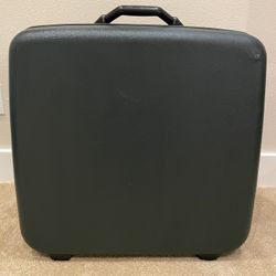 Samsonite hard luggage with 2 wheels 
