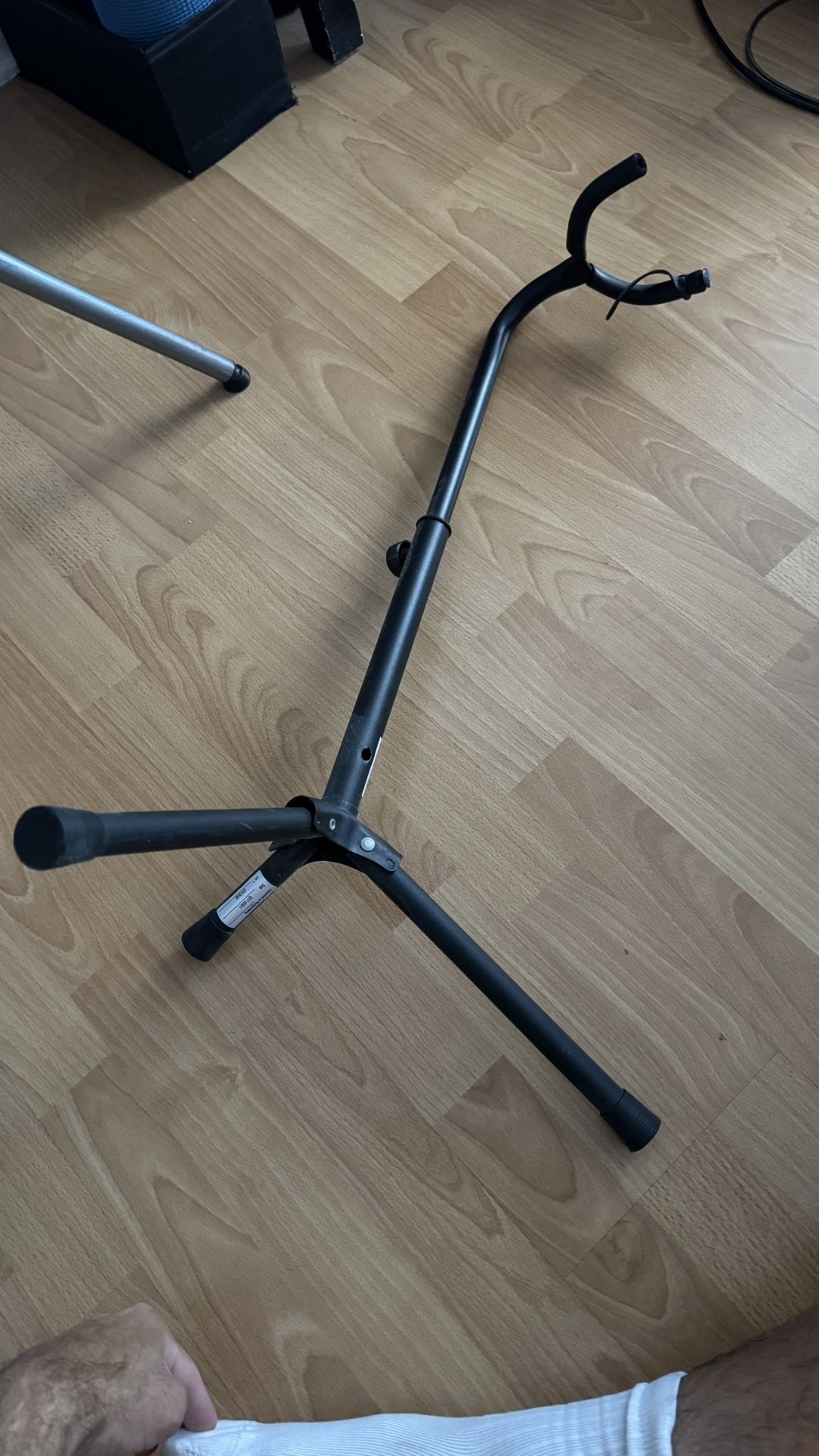 Tripod For Guitar Or Like Instrument 