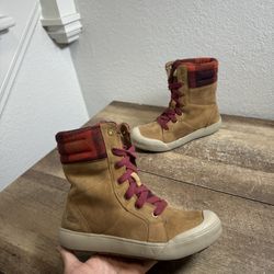 Keen Boots Elena High Top  Women's Size 6.5 Winter Leather Lace Up Logo Warm