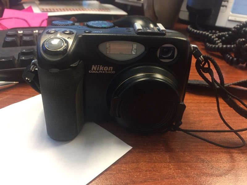 Nikon Coolpix 5400 with strap and lens cover