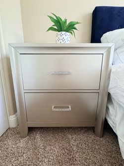 Coaster Bling Game Glam Nightstand - Metallic Platinum