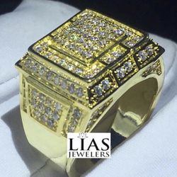 New 18k Yellow Gold Men Wedding Ring 