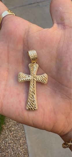 10kt Gold Cross Pendant 🔥