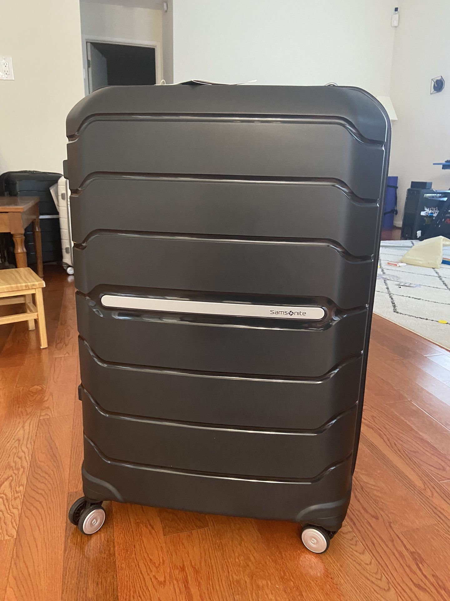 Samsonite FREEFORM LARGE SPINNER