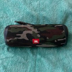 JBL Flip 5 speaker 