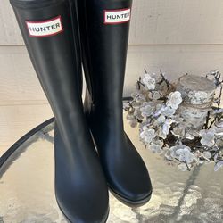 Hunter Black Wedge Rain boots 