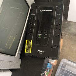 cyber power 750va UPS - lightly used 