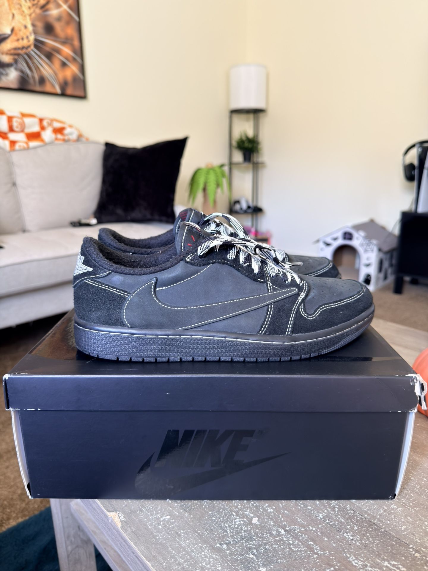Travis Scott black Phantom Jordan 1 Size 9m