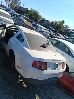 2010 Mustang for parts only