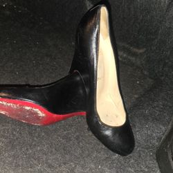 Christian Louboutin Black Leather Heels – Red Sole – Size 8.5