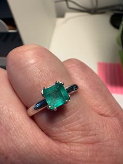 Square cut emerald ring