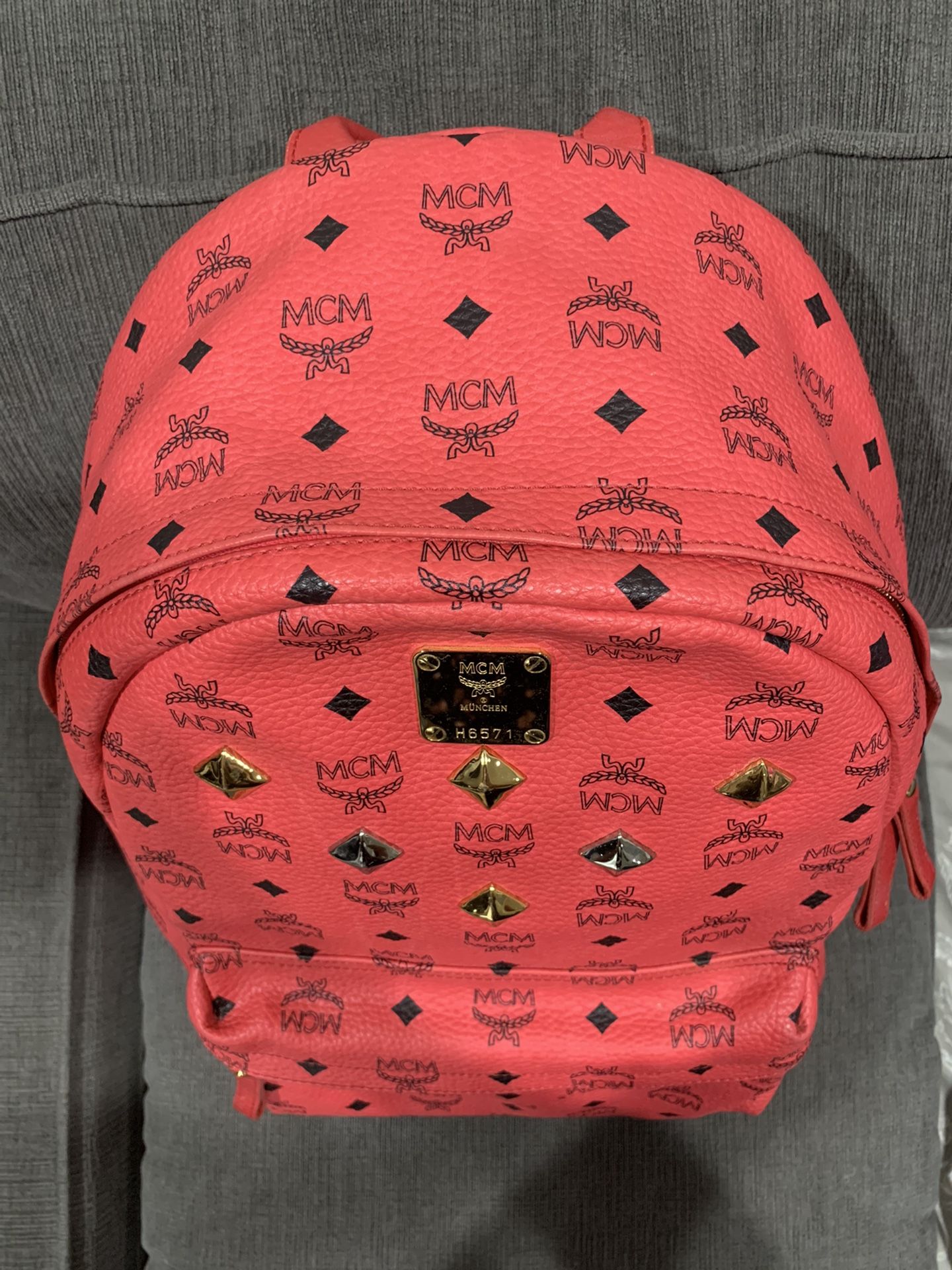 💯 Authentic MCM Large backpack Hot Pink Color