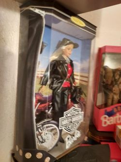Barbie Collectors hit me up