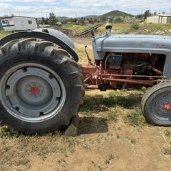 1954 Ford 600 model 640 Tractor