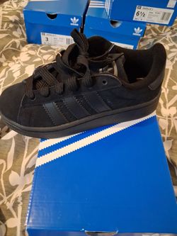 Kids size 2 Adidas campus