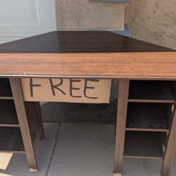 FREE Desk.