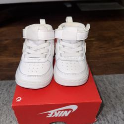 Nike Court Borough Mid 2