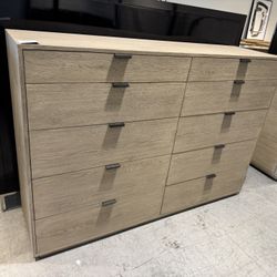 RH Dresser 