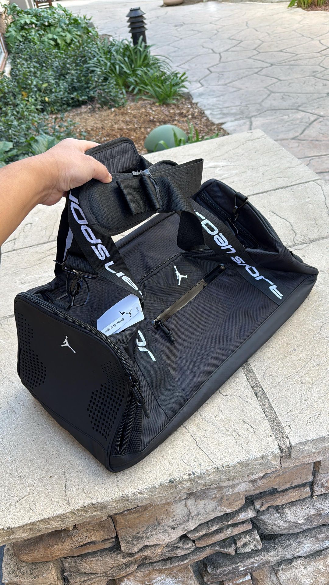 New Nike Jordan Duffel Duffle Bag Sport Gym Trail Hiking Camping 47.5L