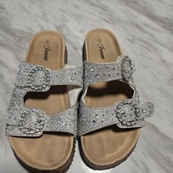 Woman Sandals Size 9 