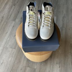 Jordan’s x A Ma Maniere 5 “dawn” Size 11.5m 