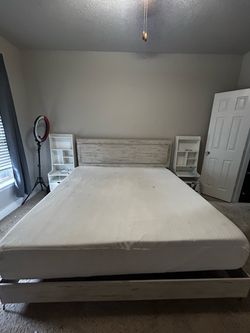 Floating bed + memory foam mattress