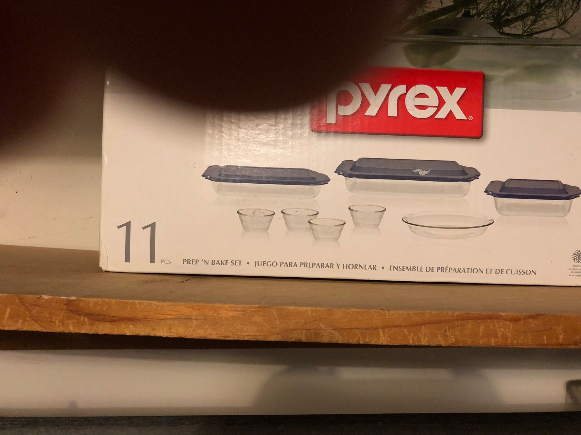 Pyrex brand new 11 pieces set