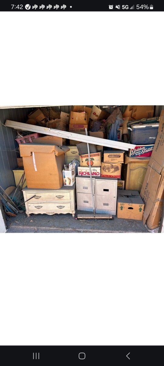 10x10 Storage Unit Of Stuff Free PLEASE READ AD