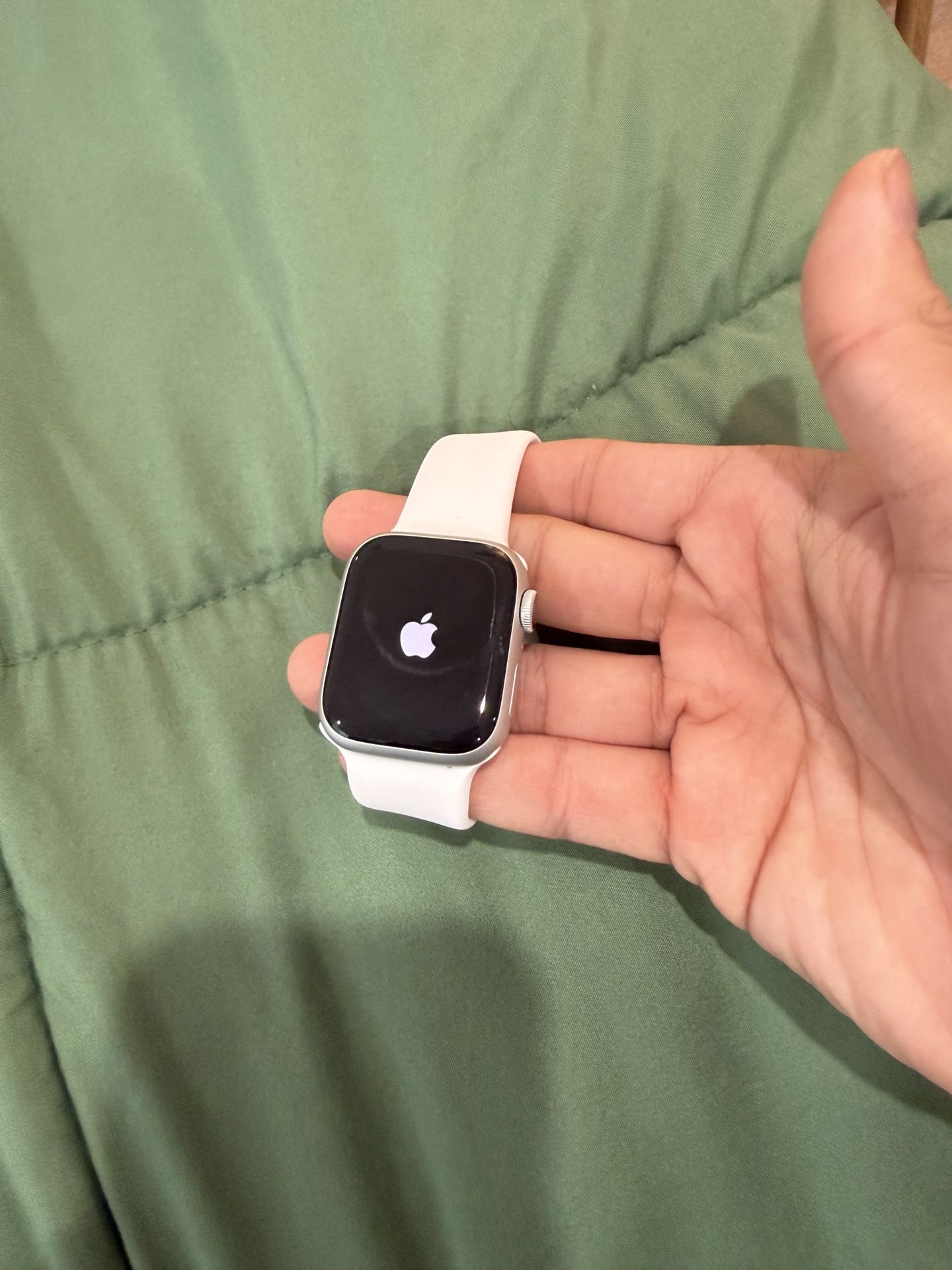 Apple Watch Series 9 (GPS + Cellular) 41mm Silver