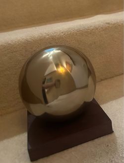Metal orb