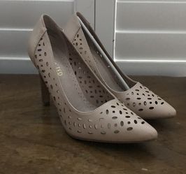 LADIES HEELS