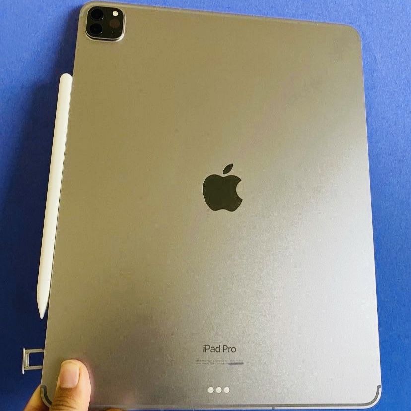 512GB Apple IPad Pro 12.9” 6th Generation (Latest 2022 / M2 chip ) WiFi + cellular (5G Unlocked) with keyboard, pen & Accessories (1TB $1399) 