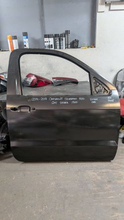 2014-2015-2016-2017-2018 CHEVROLET SILVERADO 1500 / GMC SIERRA 1500 RIGHT FRONT DOOR SINGLE CAB OEM USED #10918