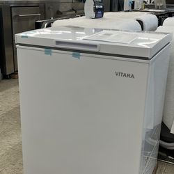 New 5.0cu. Chest Freezer 